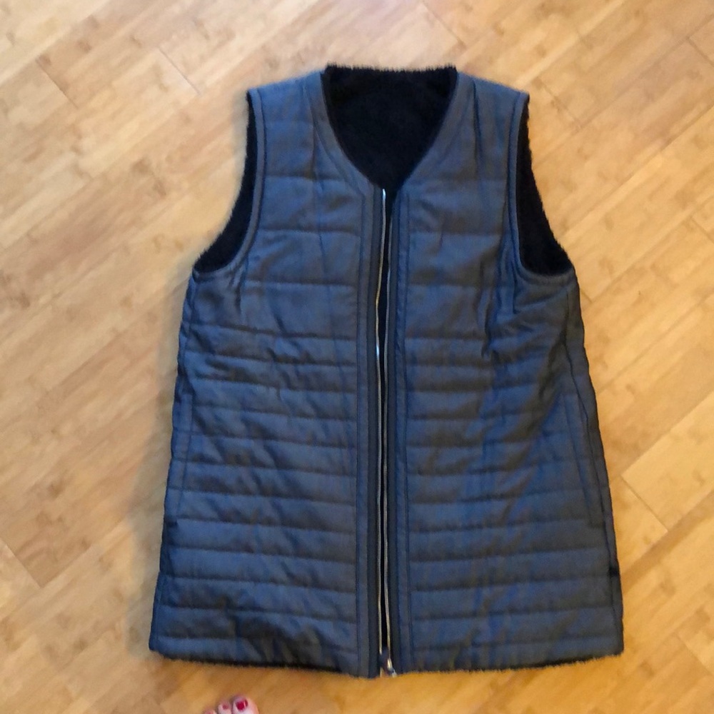 Lululemon quilted zip-up reversible vest